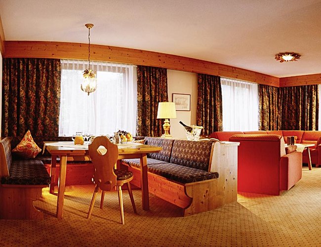 Mehrbettzimmer Montana Family Hotel Alpenrose Lechtal