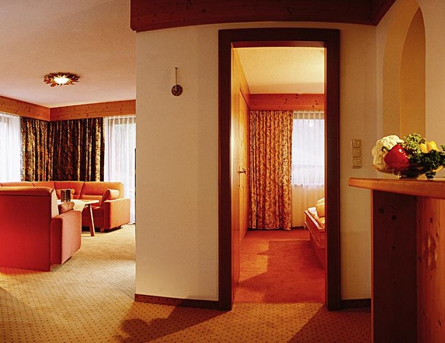 Mehrbettzimmer Montana Family Hotel Alpenrose Lechtal